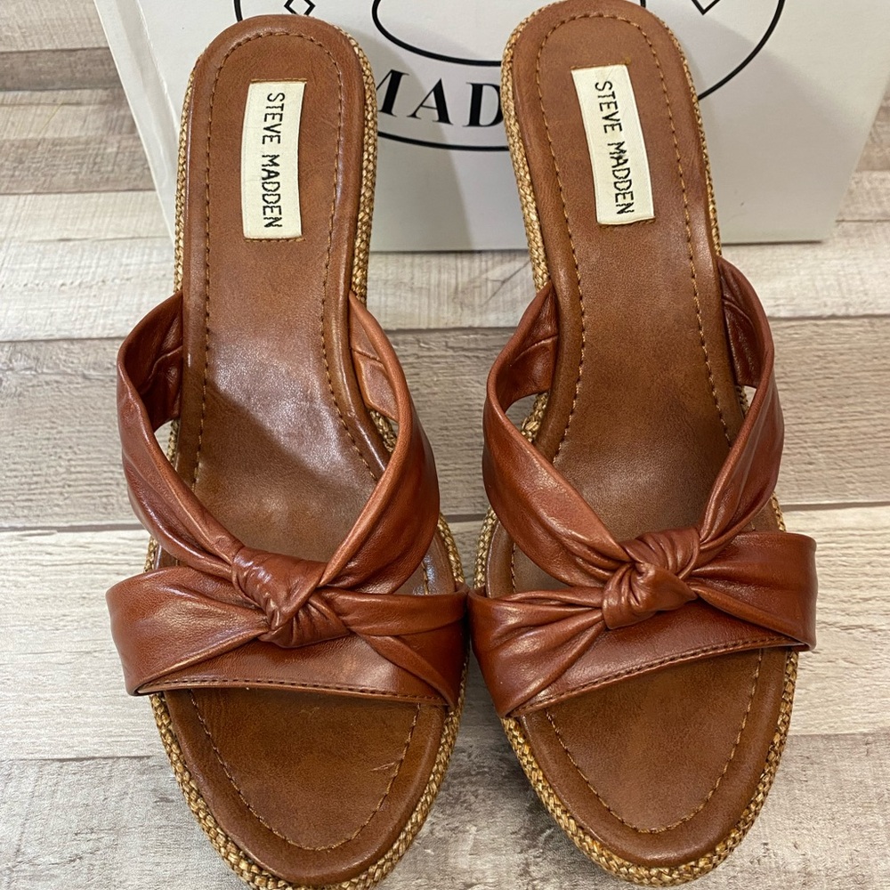 Steve Madden Kruise Brown Leather wedge size 9